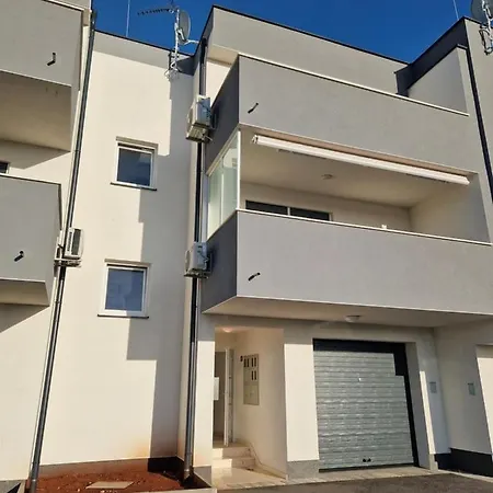 Panda - Free Parking * Póla